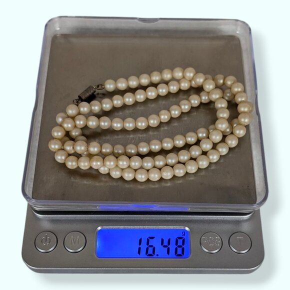 V. Faux Pearl Beaded Necklace - Picture 5 of 5